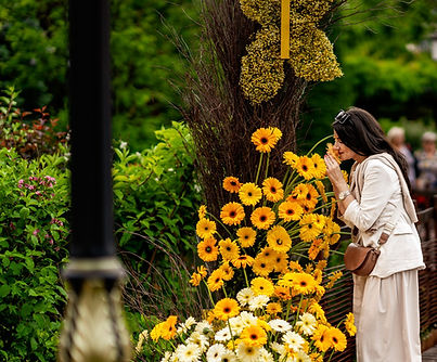 Podul Florilor Romanesti Anca Vlad Florall_edited.jpg